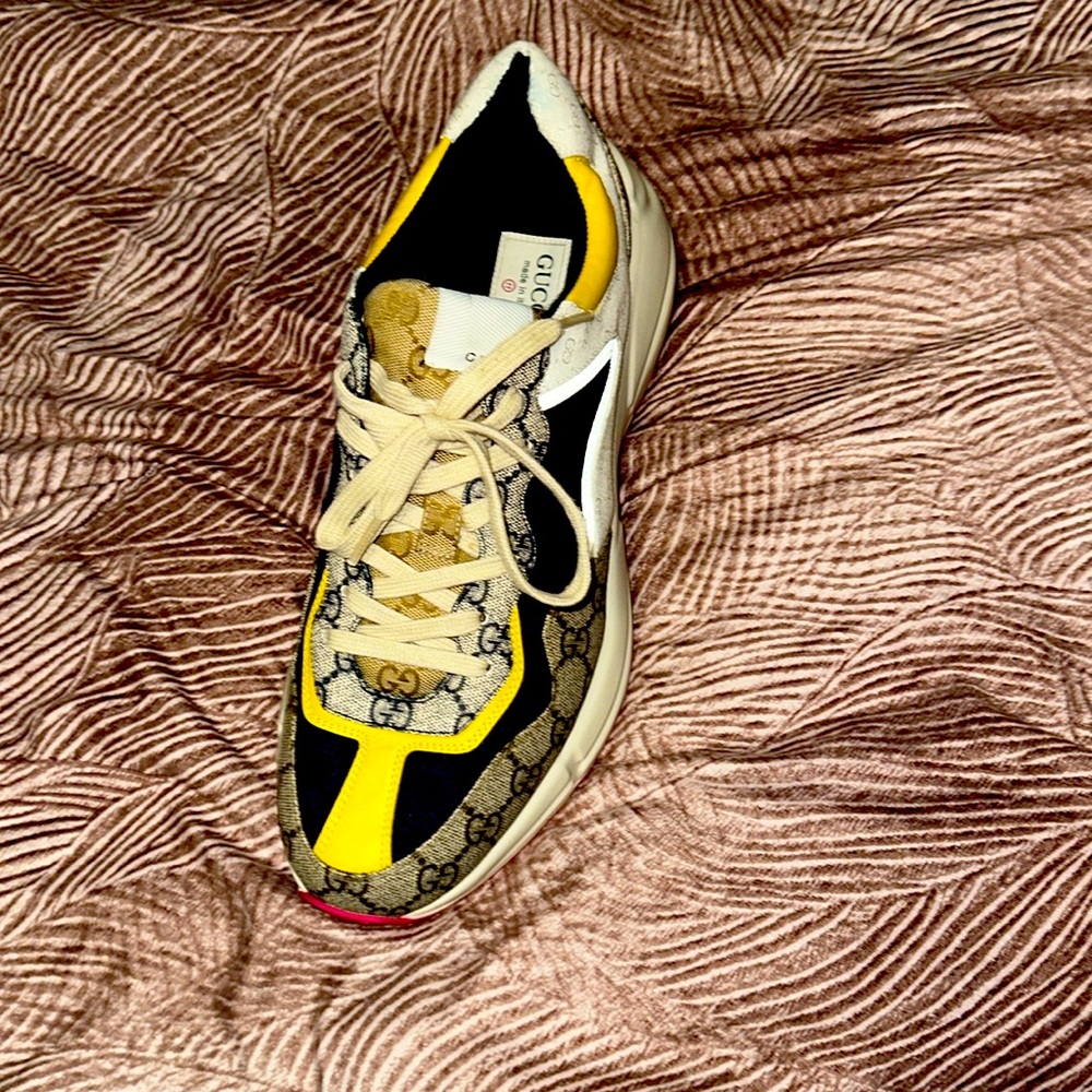 Gucci shoe